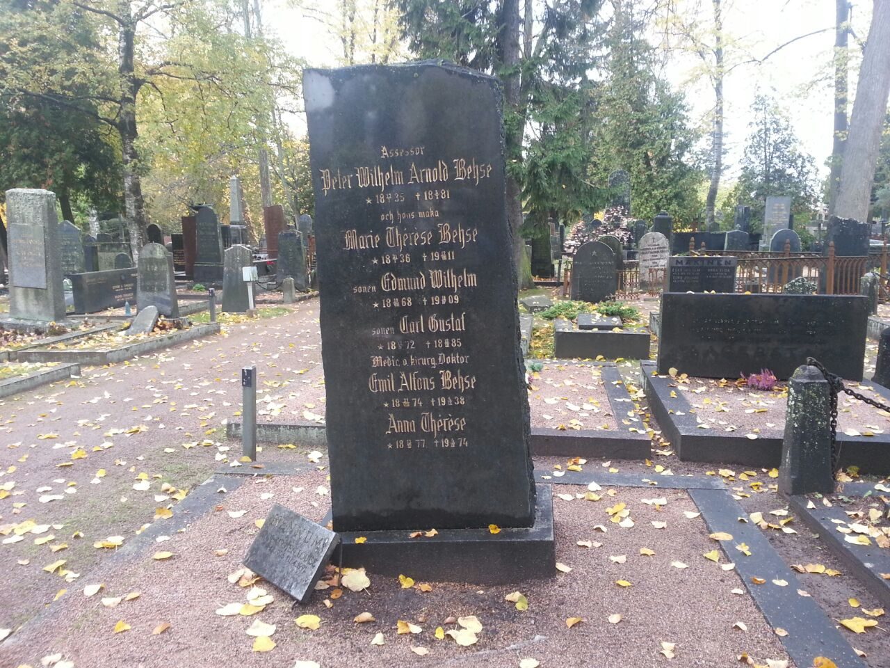 Emil%20Alfons%20Behse%27s%20tomb%2C%20Helsinki%20%281%29.JPG
